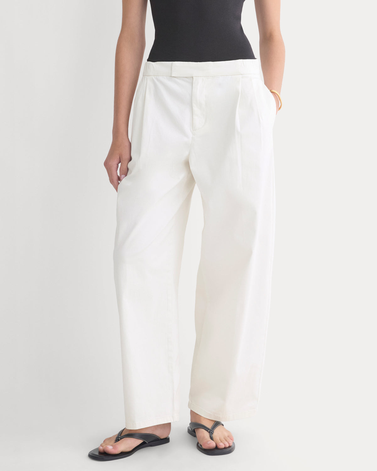Barrel-Leg Pant in Organic Cotton Sateen in Bone — detail view