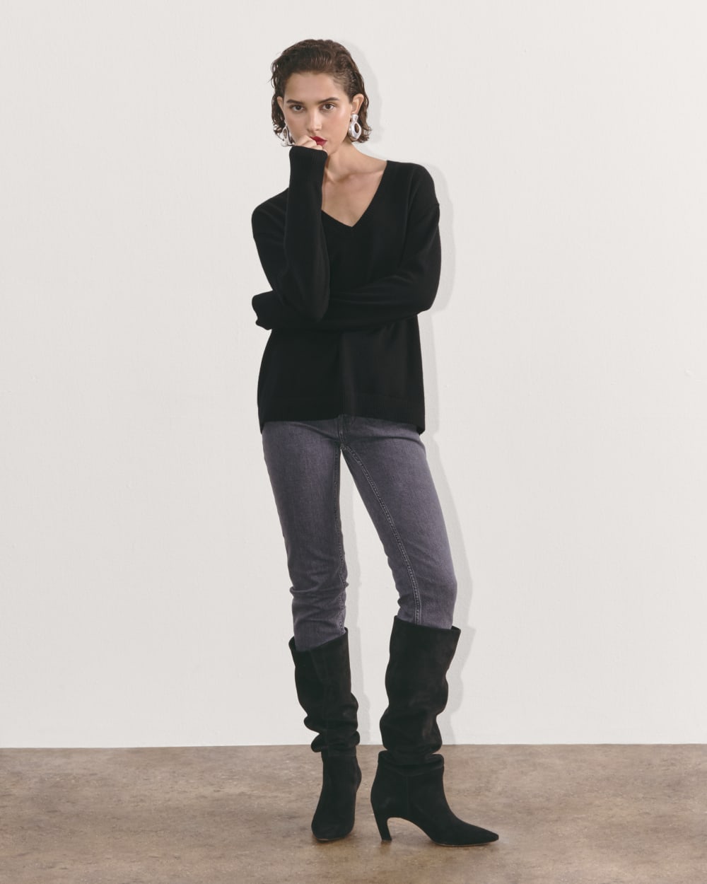 The Classic V in Cashmere in Black — detail view